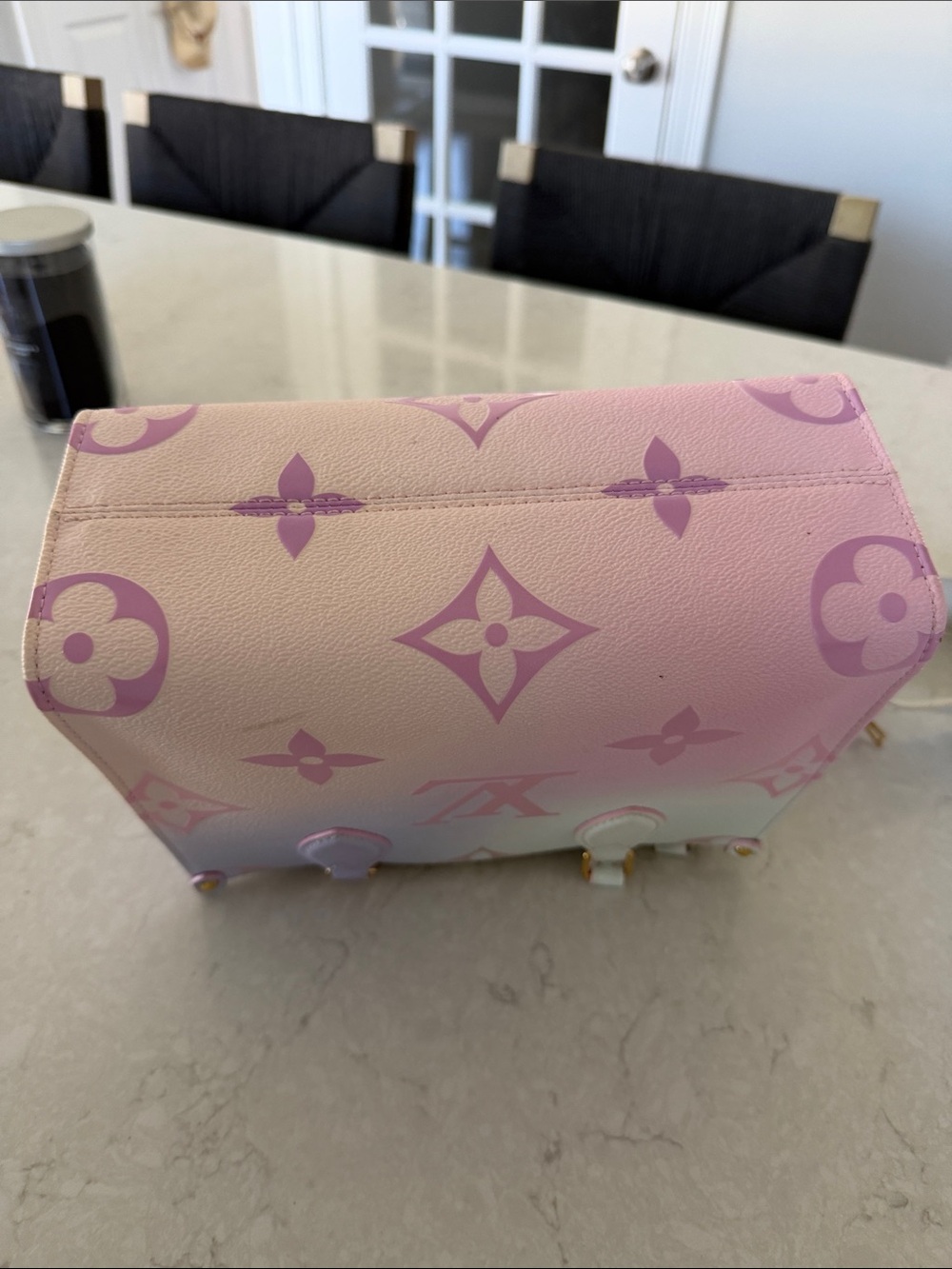 Louis Vuitton Pastel Gradient Monogram OnTheGo Tote in Pink and Lavender - Picture 4 of 11